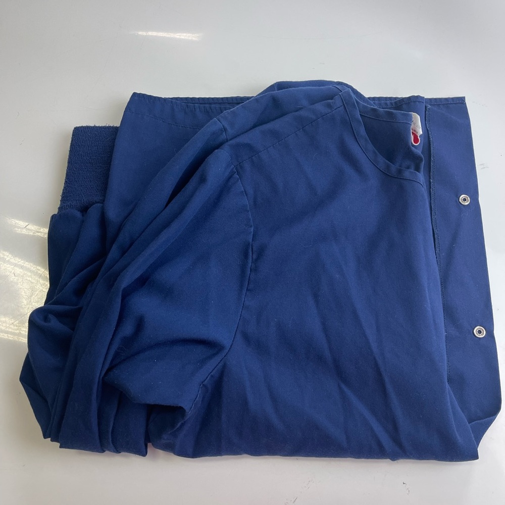 White Rock- navy long sleeve L scrubs